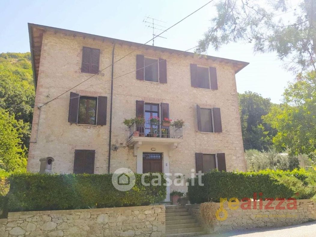 Casa Bi/Trifamiliare in Vendita in Strada Pantano Pieve Petroia 1 a Perugia