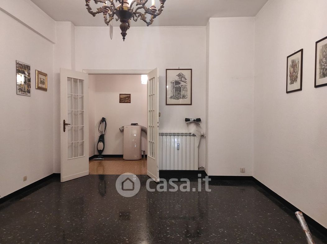 Appartamento in Vendita in Via Elia Bernardini 8 a Genova