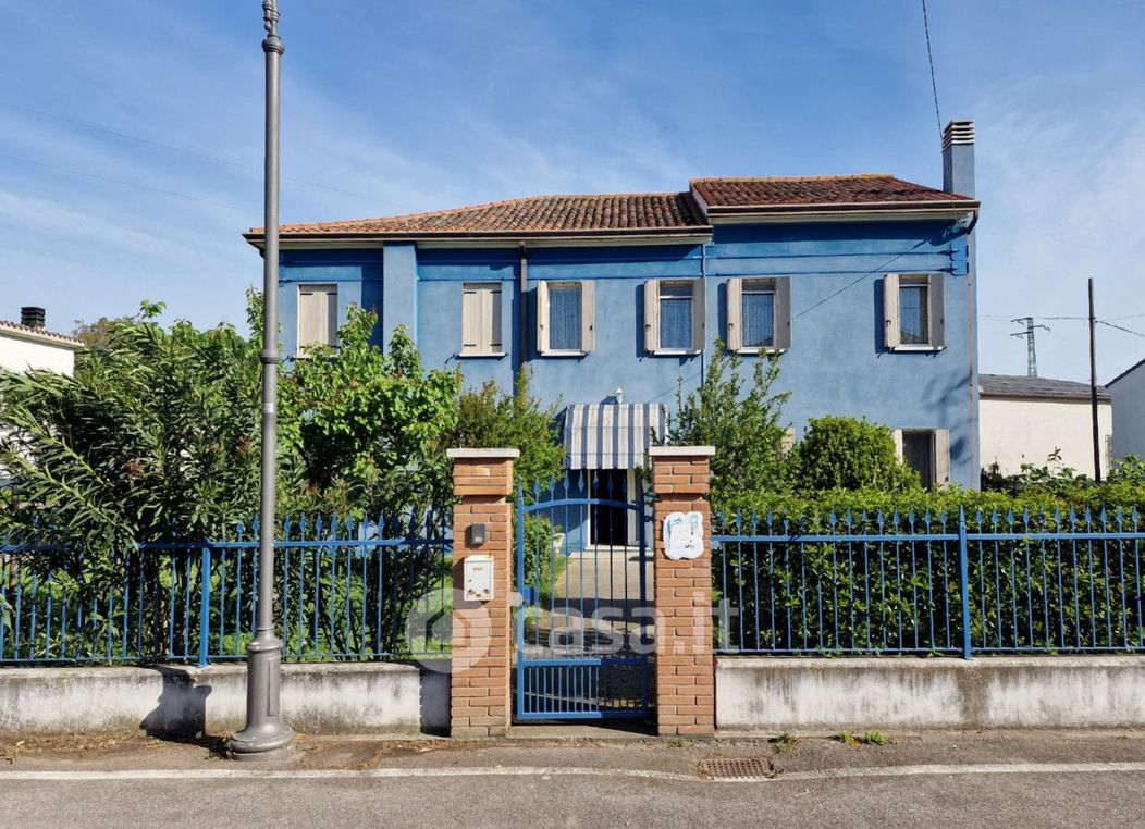 Casa indipendente in Affitto in Via Roma a Sant'Urbano