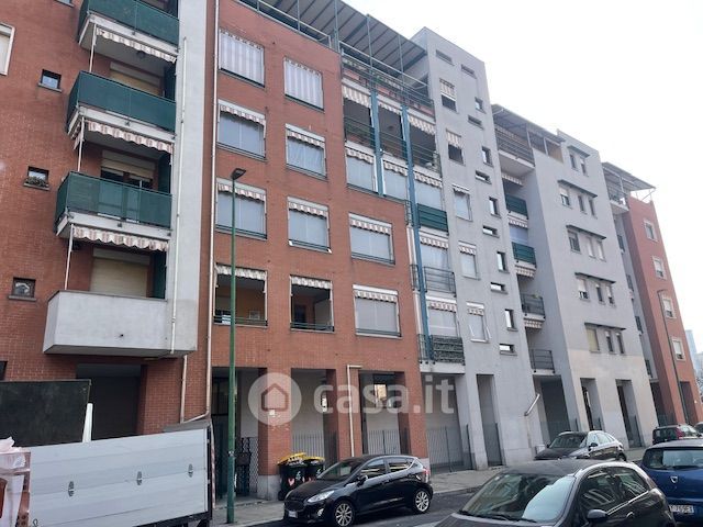 Appartamento in Vendita in Via Asiago a Torino