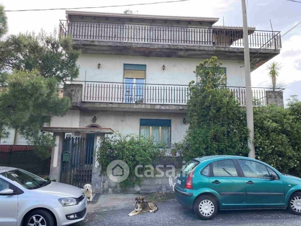 Villa in Vendita in Via Pietro Mascagni 2 a Belpasso