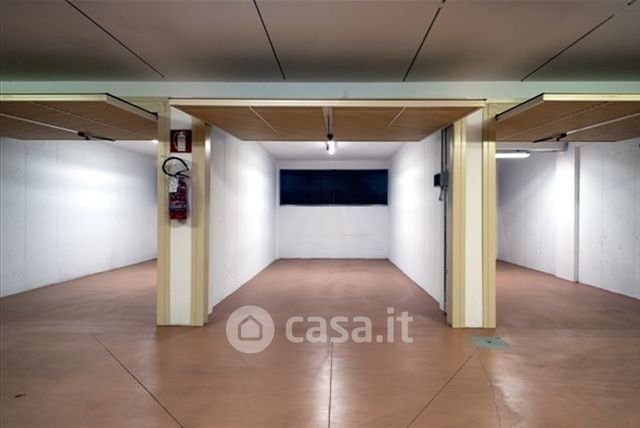 Garage/Posto auto in Vendita in Viale Goffredo Franchini 14 a Genova