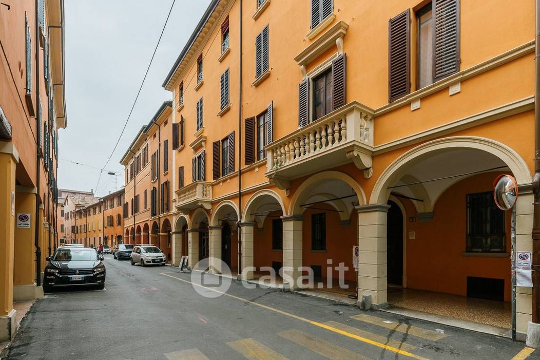 Appartamento in Vendita in Via San Petronio Vecchio a Bologna