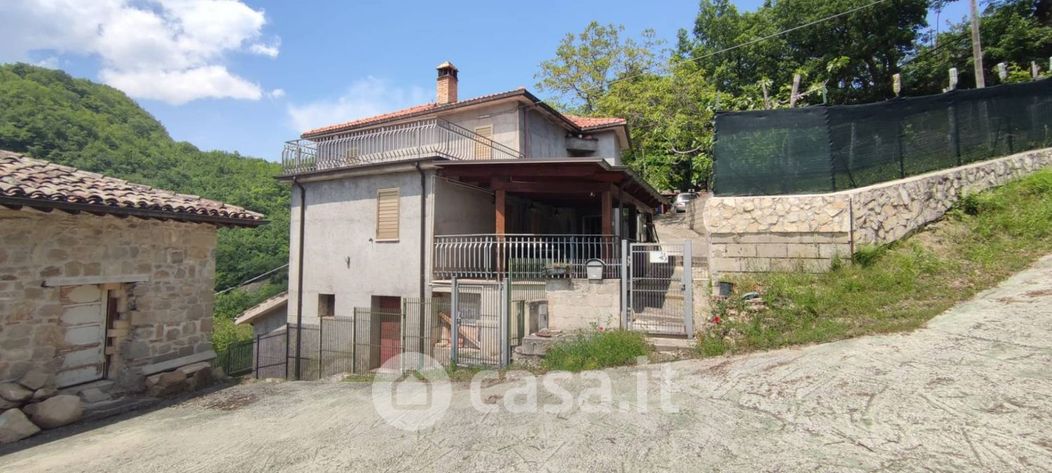 Villa in Vendita in Strada senza nome a Ascoli Piceno