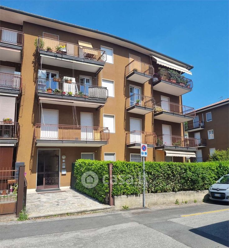 Appartamento in Vendita in Via Fratelli della Rovere 12 a Varese