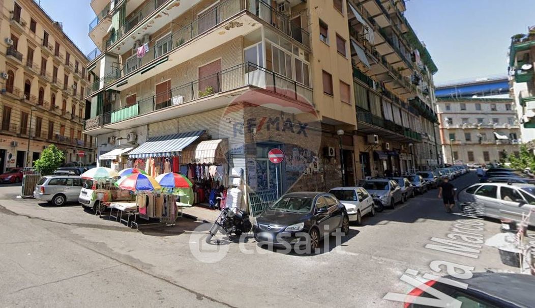 Negozio/Locale commerciale in Vendita in Via Marco Aurelio Severino 49 a Napoli
