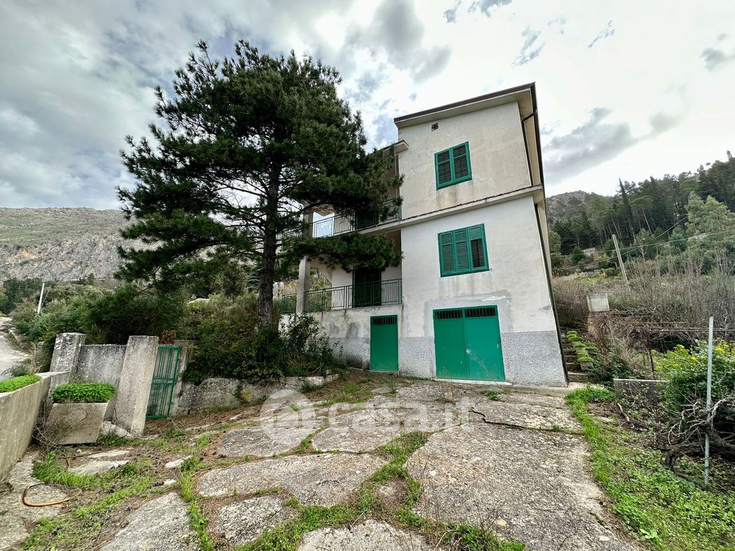 Villa in Vendita in Via Romitello a Borgetto