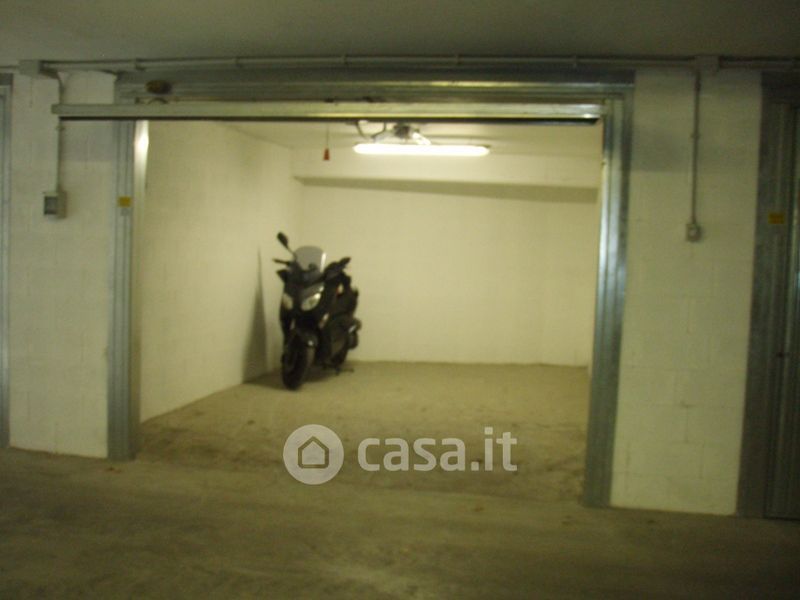 Garage/Posto auto in Vendita in Via dei Fabi 15 a Roma