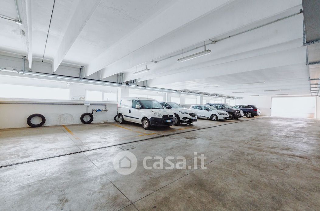 Garage/Posto auto in Vendita in Via Mario Pannunzio 4 a Milano