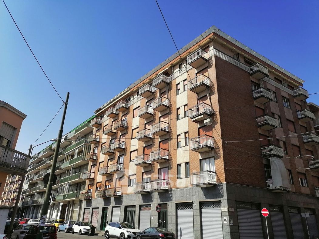 Appartamento in Affitto in Via Brissogne 8 a Torino