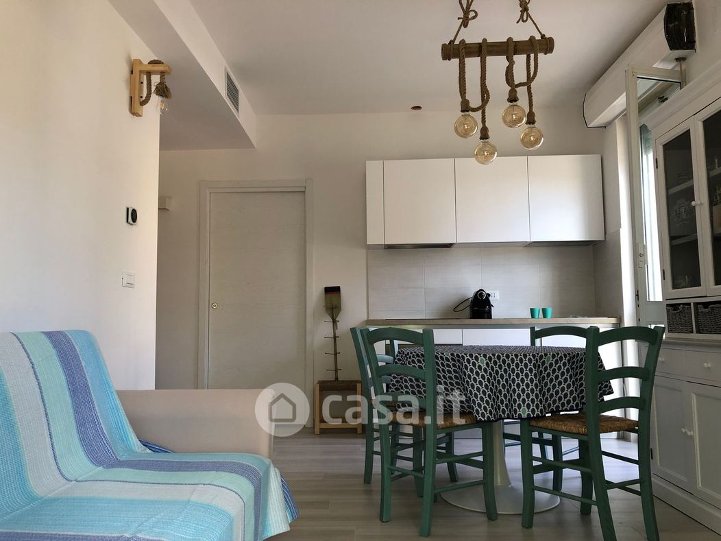 Appartamento in Affitto in Via Villagrande a Varazze