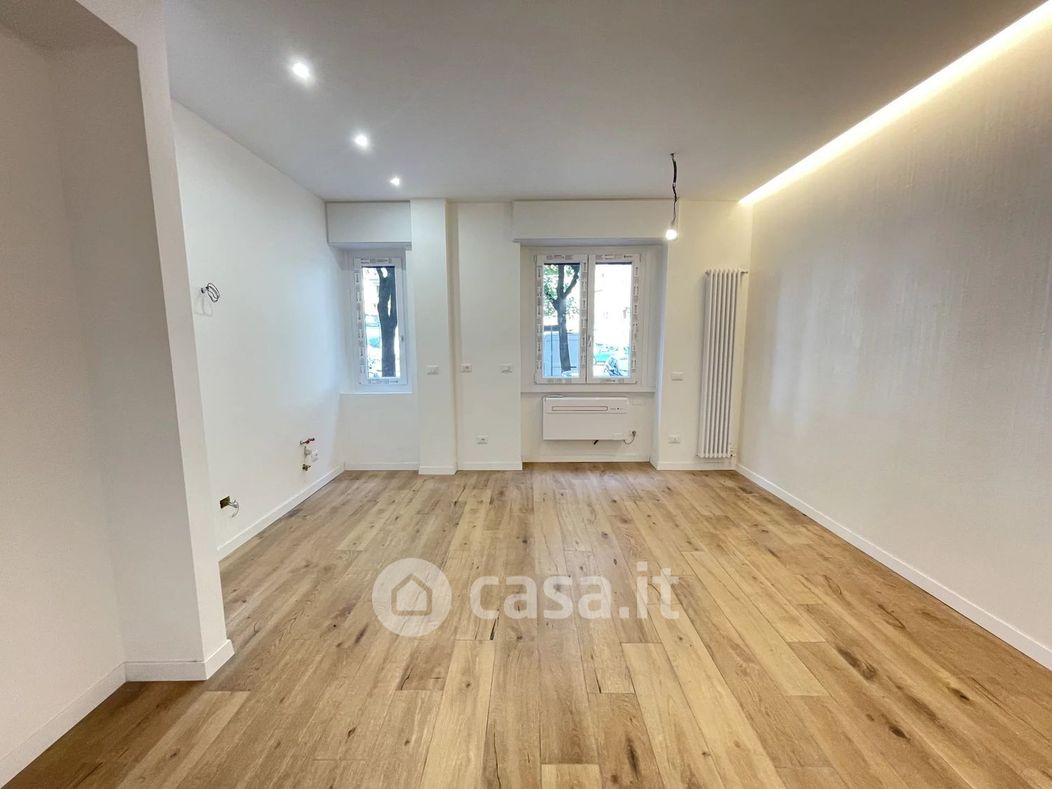 Appartamento in Vendita in Via Roncaglia a Milano