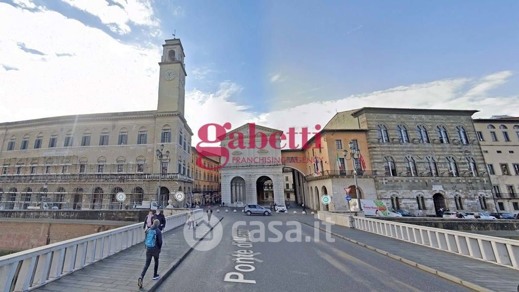 Appartamento in Vendita in Lungarno Galileo Galilei a Pisa