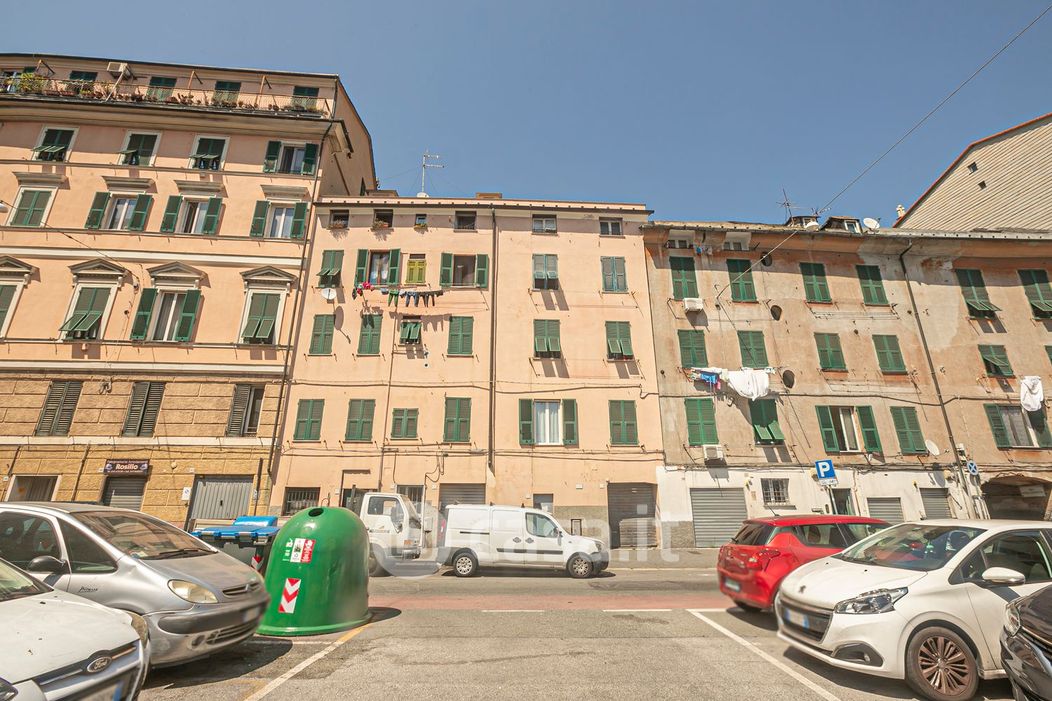 Appartamento in Vendita in Via Sampierdarena 23 a Genova