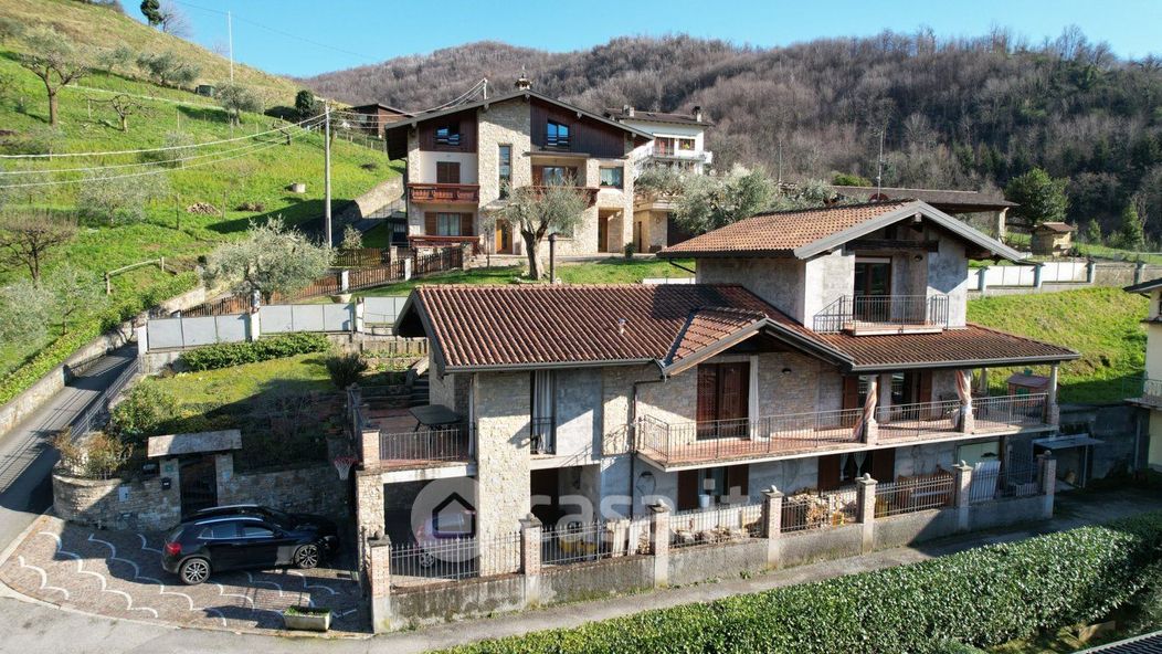 Villa in Vendita in Via Santinelli a Foresto Sparso