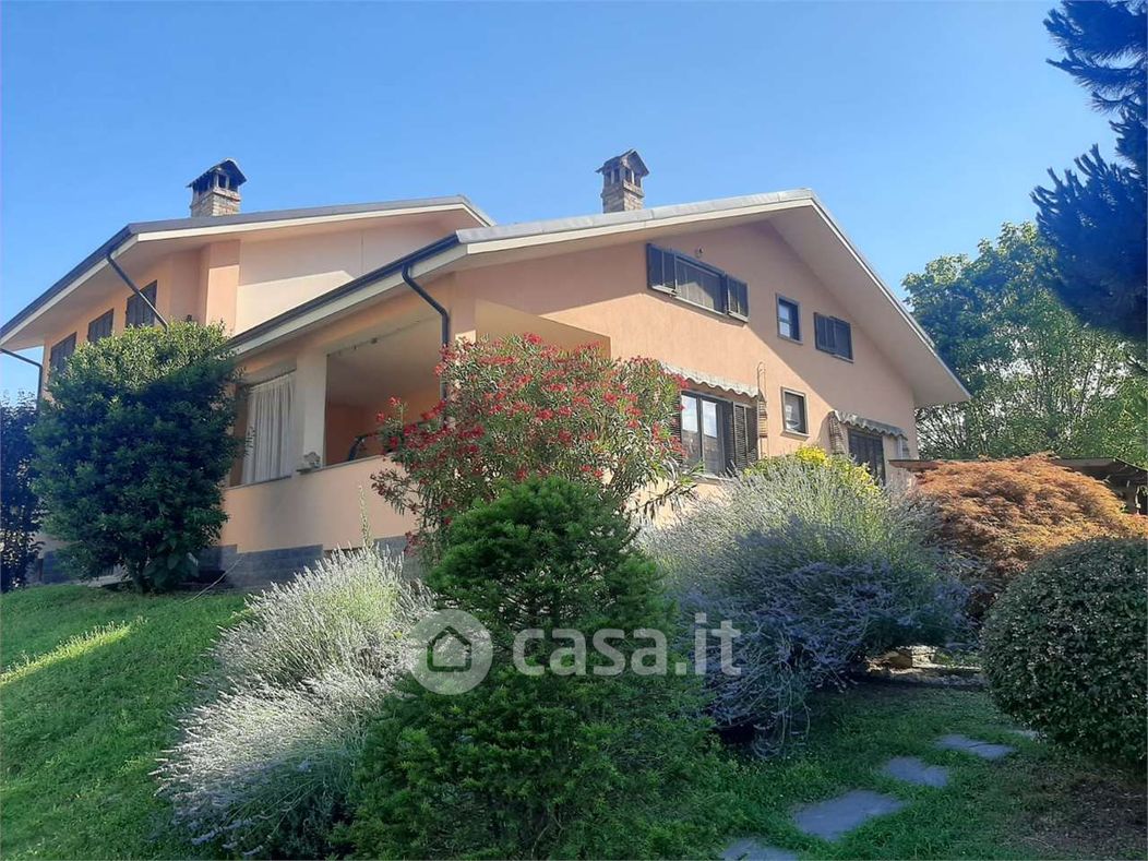 Villa in Affitto in Via Don E. Calliero 7 a Bricherasio