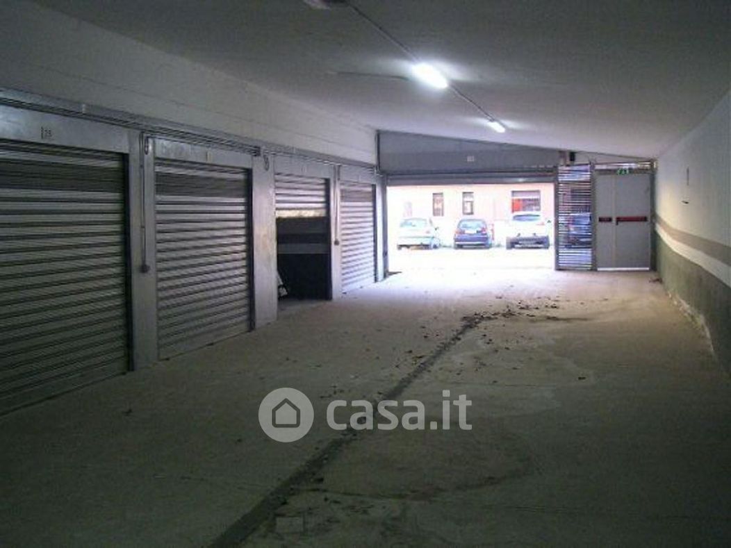 Garage/Posto auto in Affitto in Piazza Bruno Buozzi a Atripalda