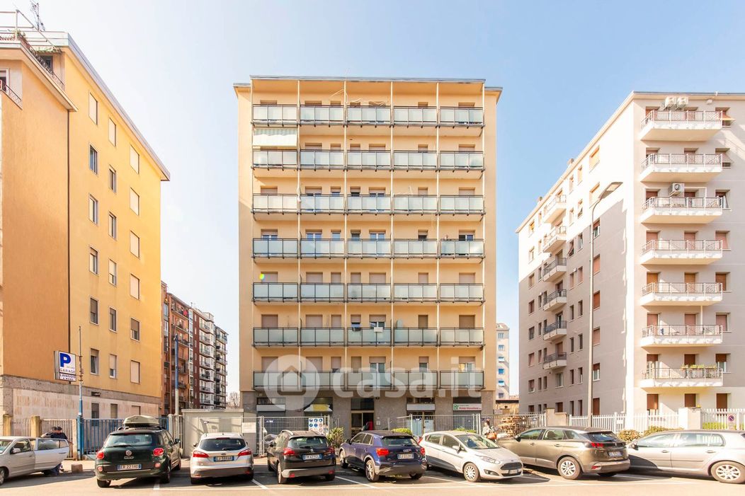 Appartamento in Vendita in Via dei Tulipani 5 a Milano