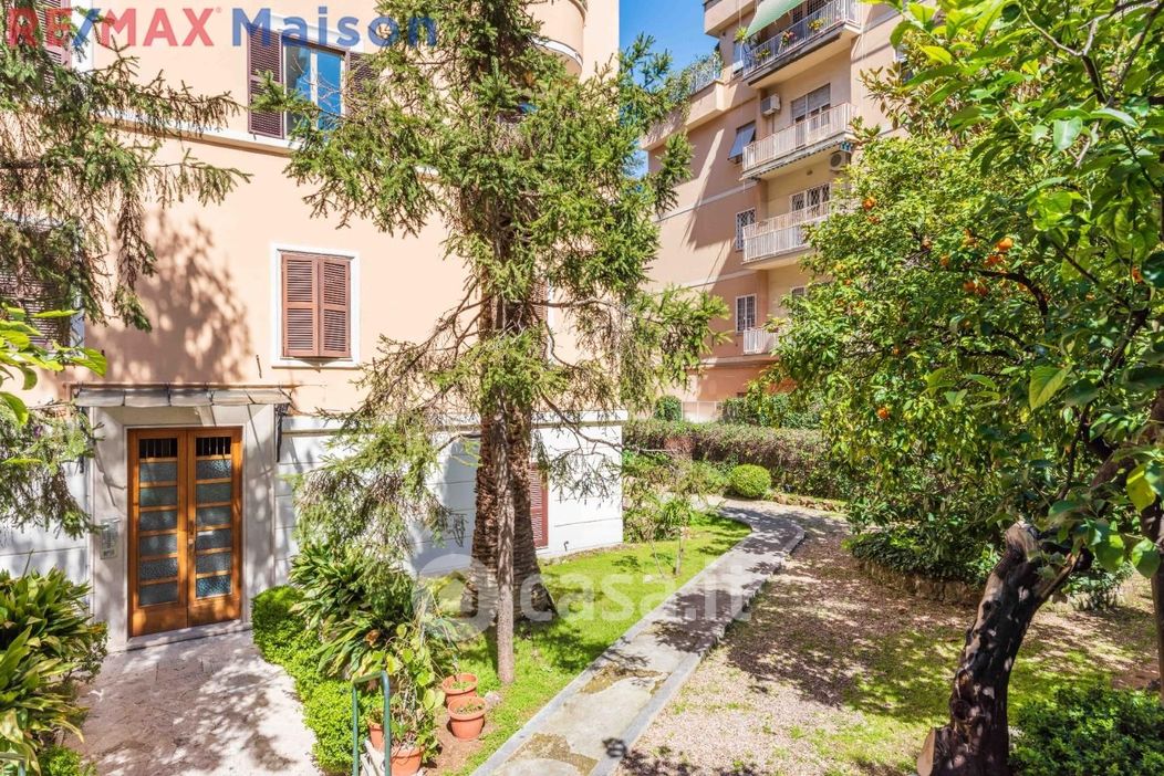 Appartamento in Vendita in Via di Monte Verde 16 a Roma
