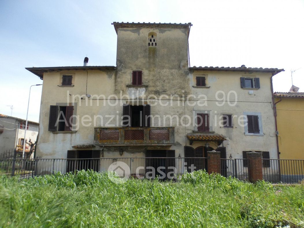 Casa indipendente in Vendita in Pratantico a Arezzo