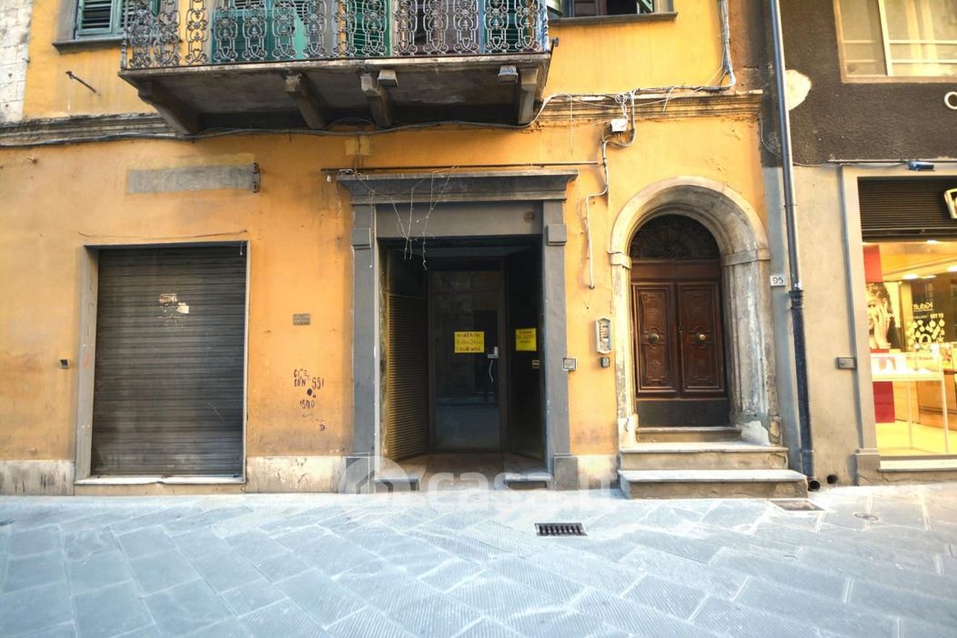 Negozio/Locale commerciale in Vendita in Via San Martino 93 a Pisa
