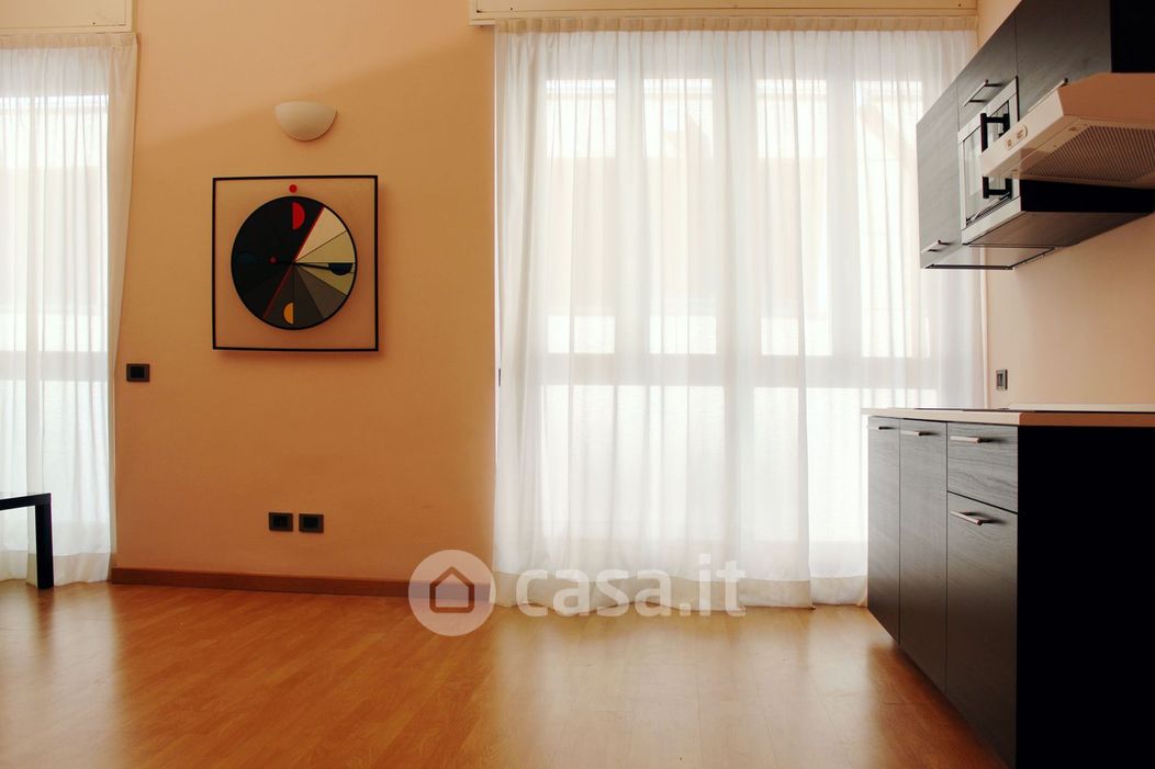 Appartamento in Affitto in Via San Giovanni alla Paglia 6 a Milano