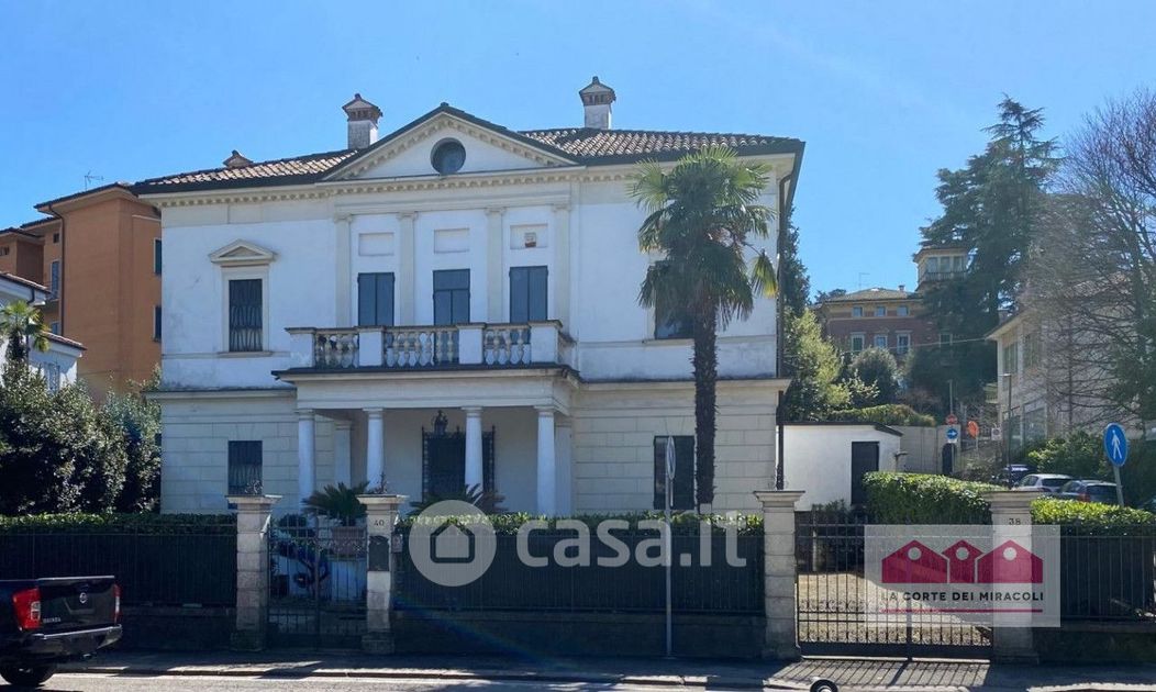Villa in Vendita in Viale Risorgimento Nazionale a Vicenza