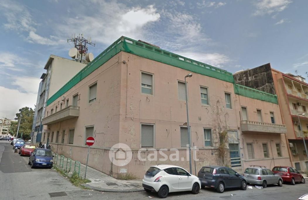 Stabile / Palazzo in Vendita in Via Colapesce 32 a Messina