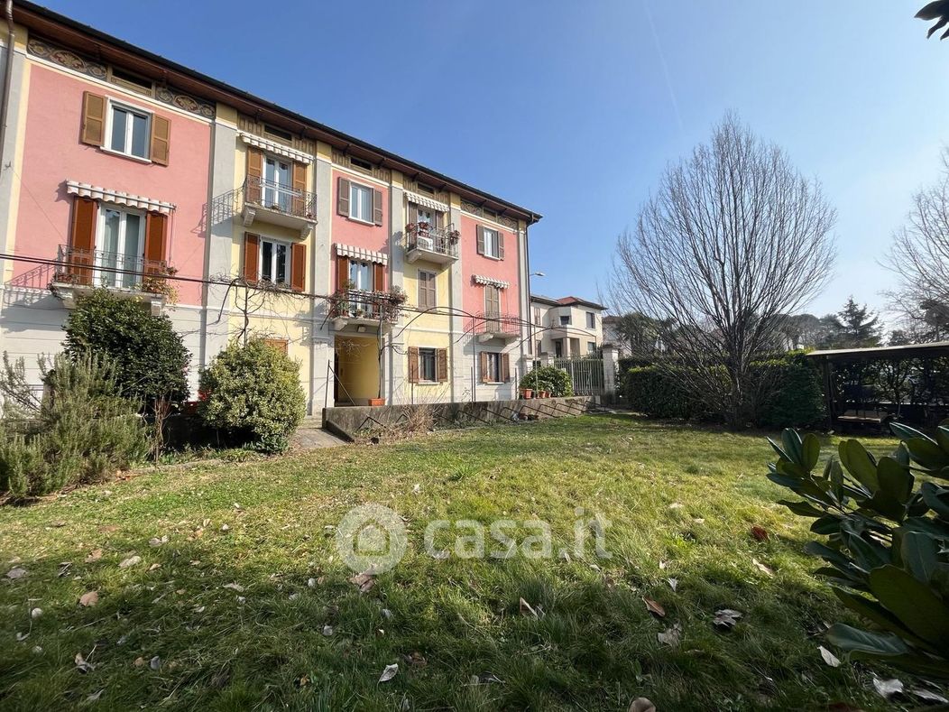 Appartamento in Vendita in Via Daverio 62 a Varese