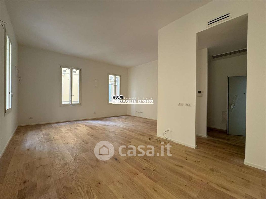 Appartamento in Vendita in Corso Canalgrande a Modena