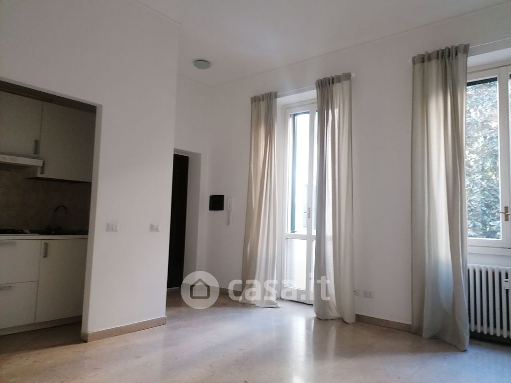 Appartamento in Affitto in Via Carlo Pisacane 44 a Milano