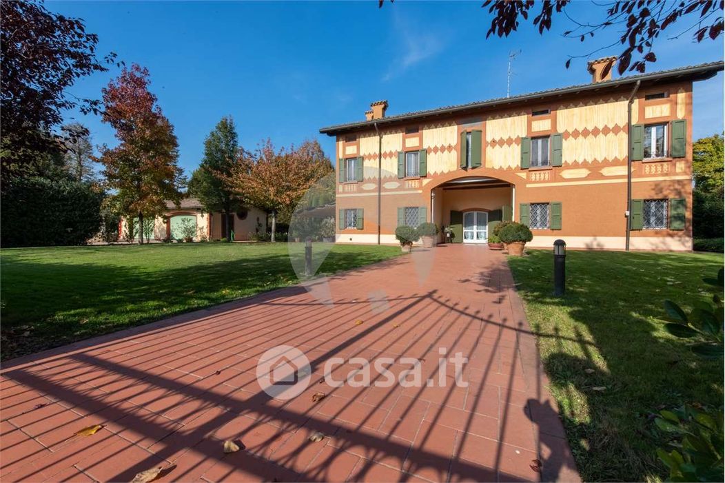 Villa in Vendita in Via Ferdinando Miselli 52 a Reggio Emilia