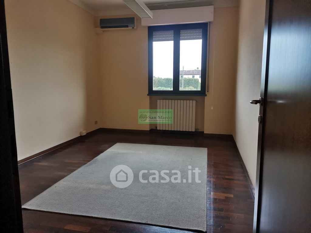 Appartamento in Vendita in Via Sandei 99 a Lucca