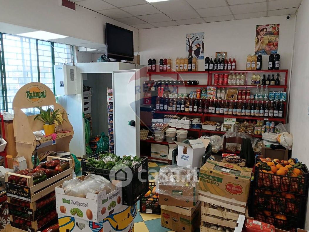 Negozio/Locale commerciale in Vendita in SS113 282 a Carini