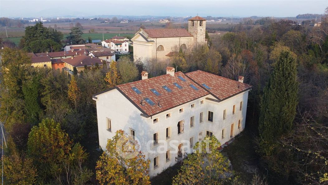 Villa in Vendita in Via Custoza 2 /C a Castelnuovo del Garda