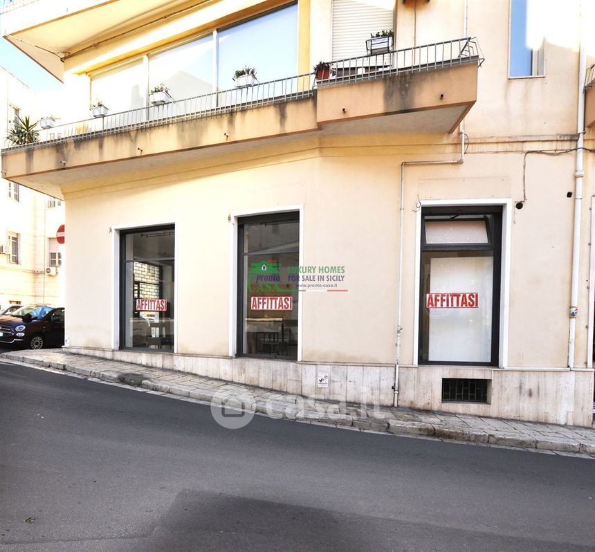 Negozio/Locale commerciale in Affitto in Via Dante Alighieri a Ragusa