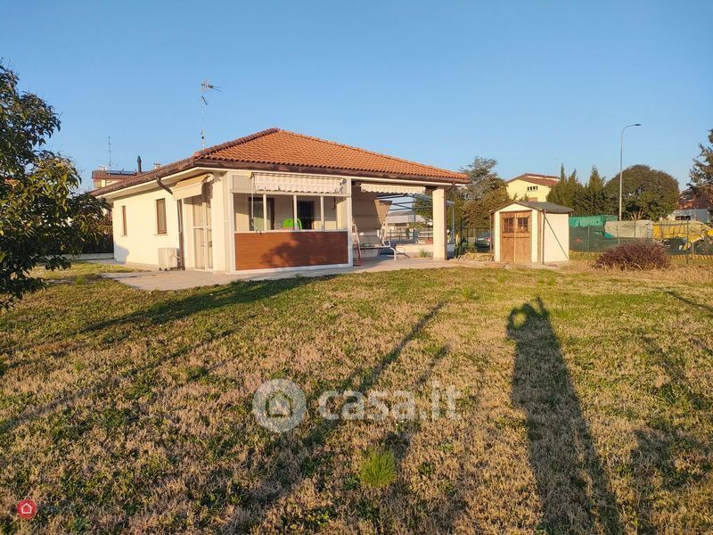 Villa in Vendita in a Udine