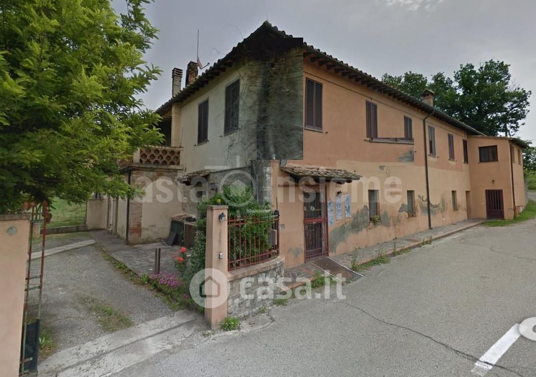 Appartamento in Vendita in Strada Statale 439 Sarzanese Valdera a Volterra