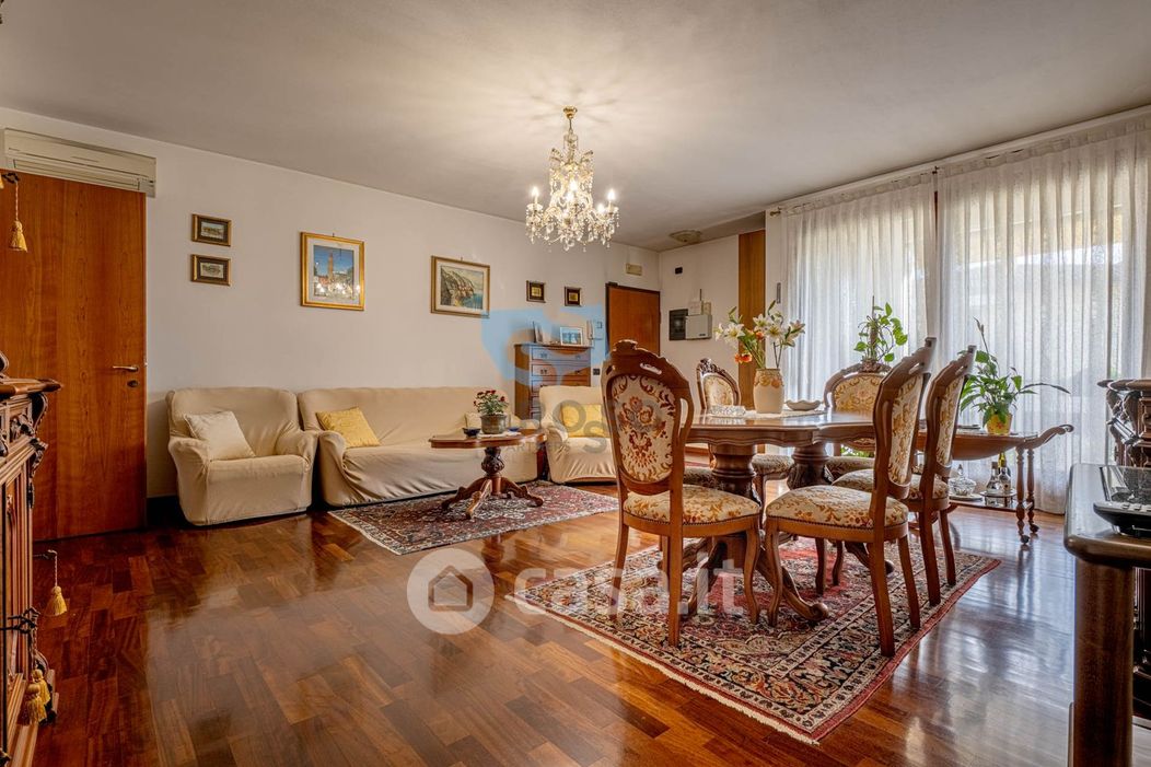 Appartamento in Vendita in Via Cavini a Treviso