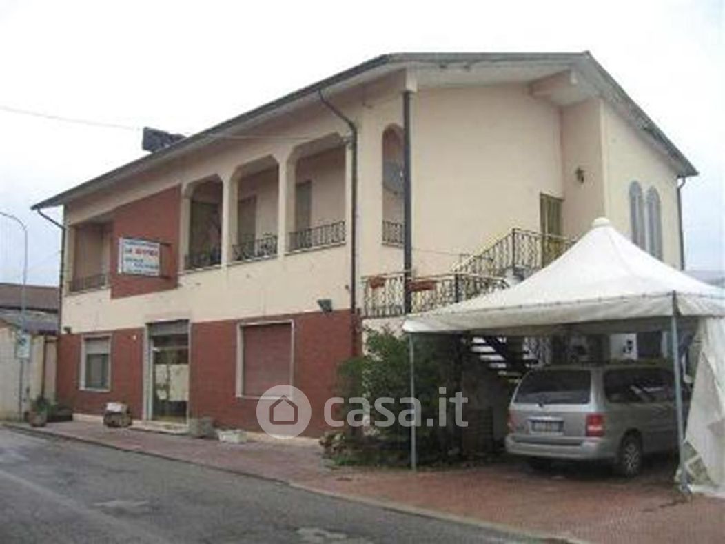 Stabile / Palazzo in Vendita in Via Giuseppe Mazzini 5 a Casaleone