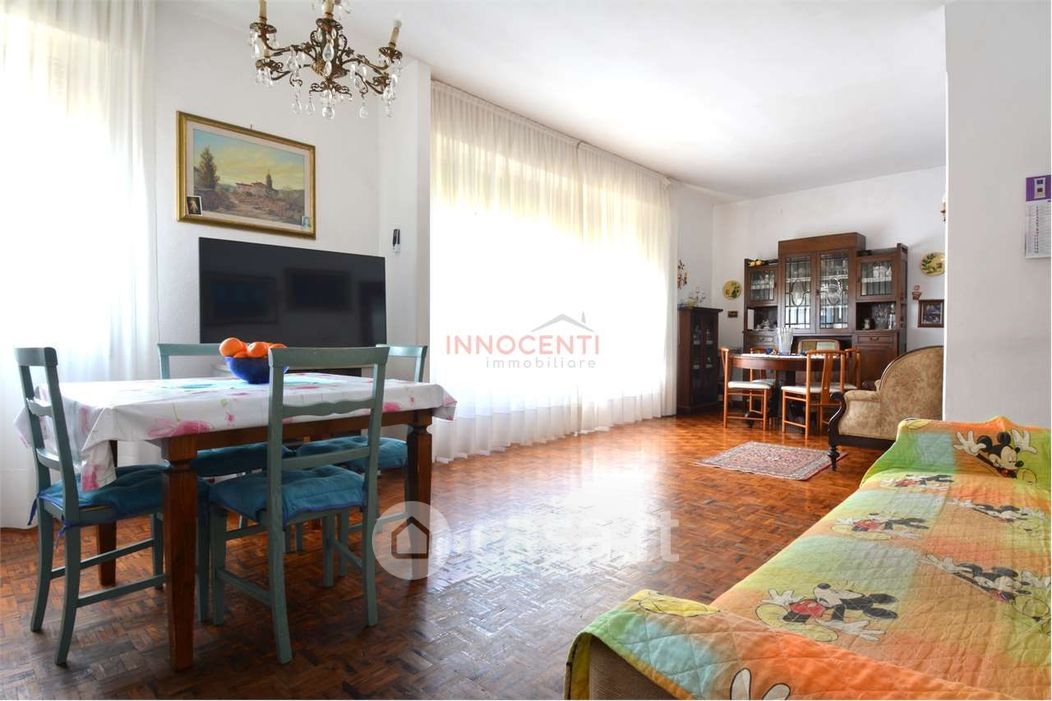 Appartamento in Vendita in Via Don Giorgio Bigongiari 100 a Lucca