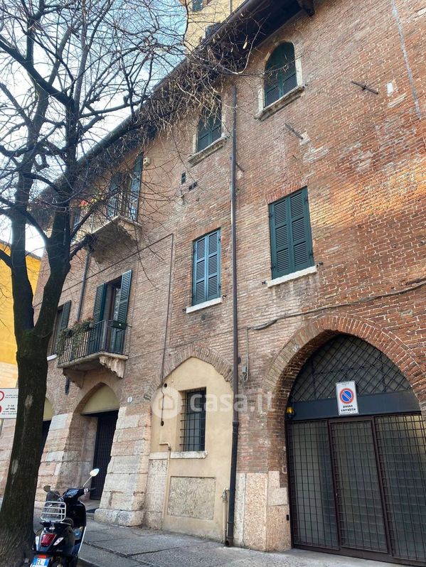 Appartamento in Affitto in Piazzetta Santi Apostoli a Verona