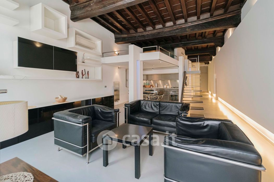 Appartamento in Affitto in Via Paola 38 a Roma