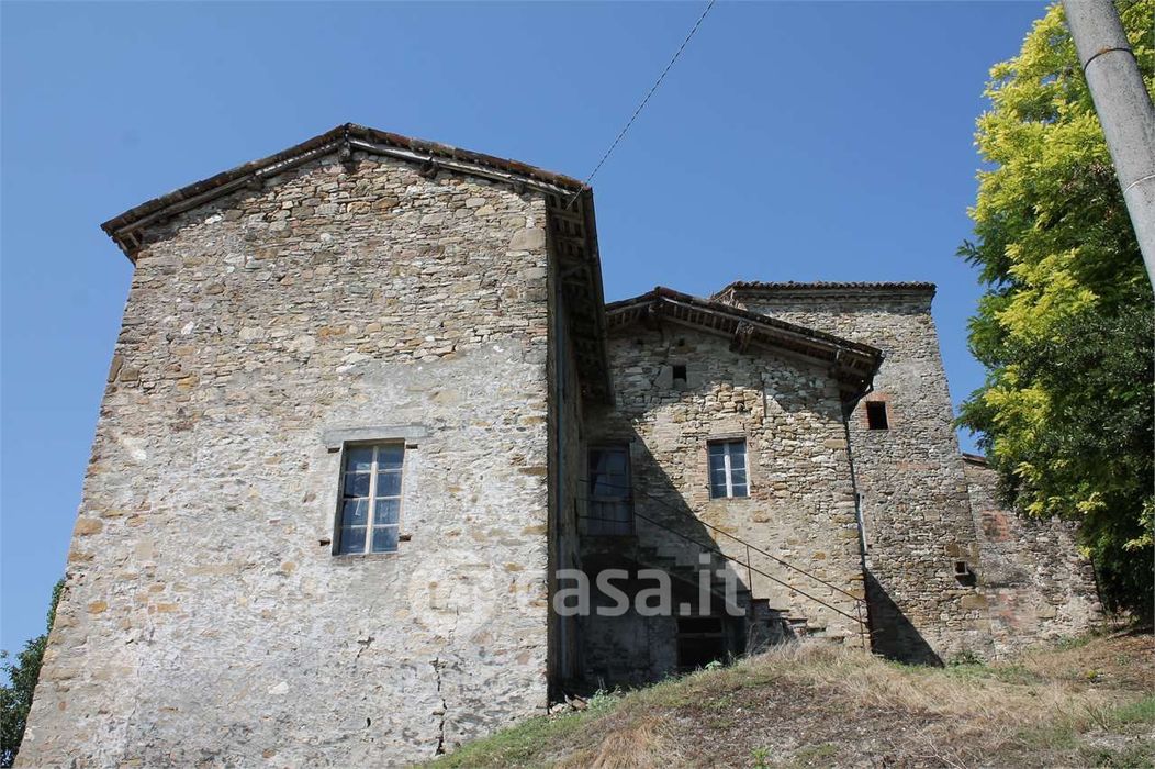 Rustico/Casale in Vendita in SP98 a Lesignano de' Bagni