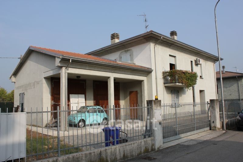 Casa Bi/Trifamiliare in Vendita in a Fontanellato