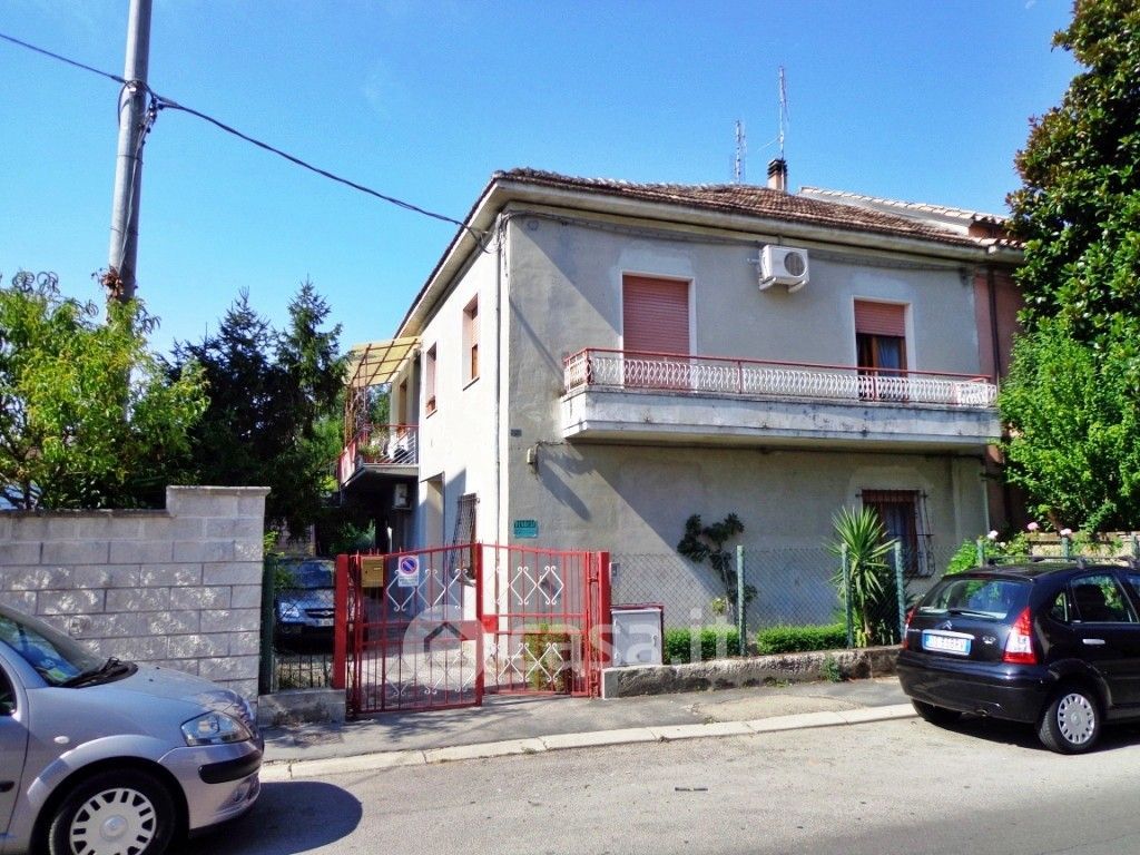 Villa in Vendita in Via Luca da Penne a Chieti