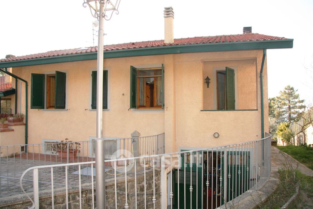 Casa Bi/Trifamiliare in Vendita in loc. Scopetone a Arezzo