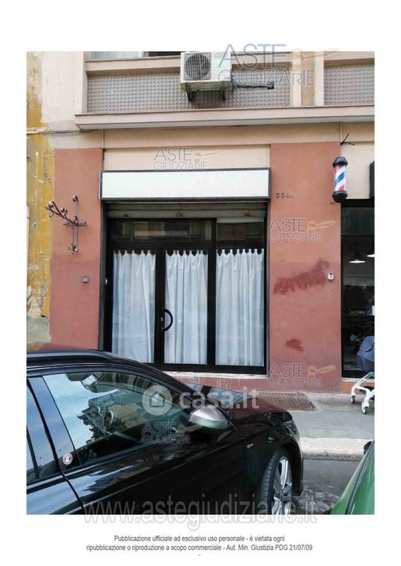 Negozio/Locale commerciale in Vendita in Via Alessandro Maria Calefati 354 a Bari