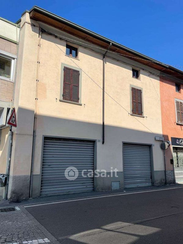 Negozio/Locale commerciale in Vendita in Via Guglielmo Marconi 54 a Cividate al Piano