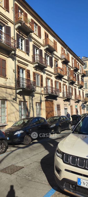 Appartamento in Affitto in Via Perrone 8 a Torino